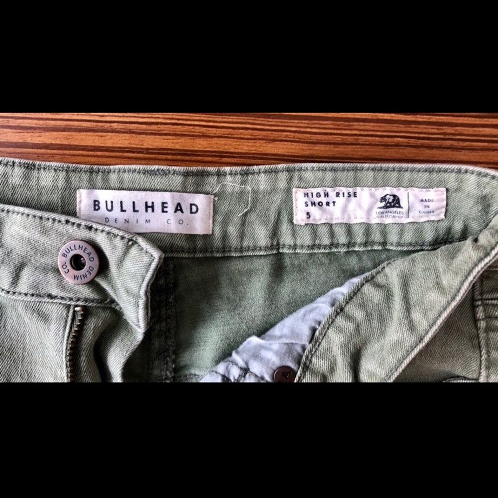 Women's Bullhead Green Shorts Size 5 - Picture 3 of 5